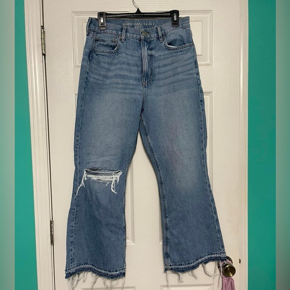 American Eagle 90’s cropped flare jeans. Size 12. Perfect condition! - Picture 1 of 2